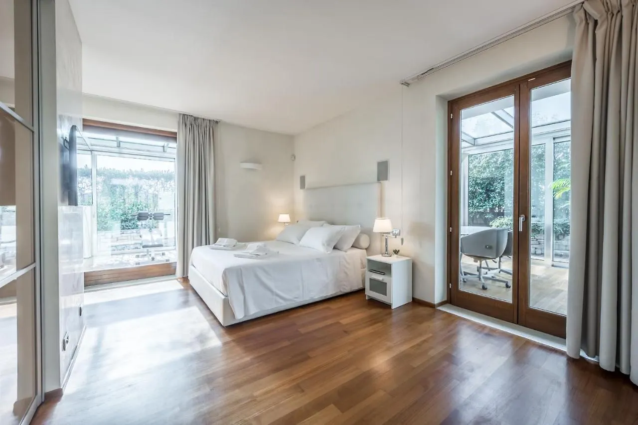 Nicola'S Penthouse Apartment Verona Italy